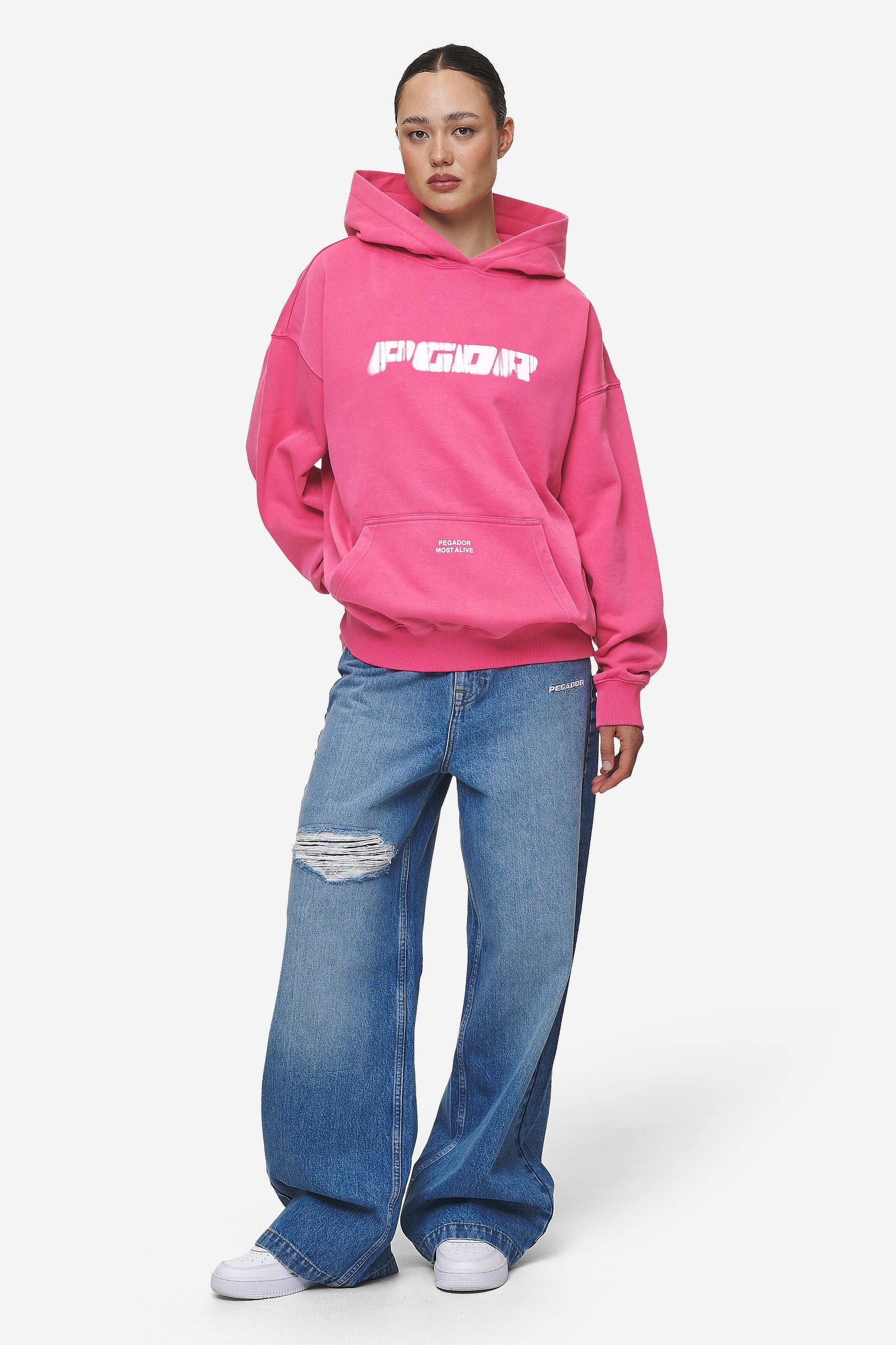 Pegador Suta Oversized Hoodie Vintage Digital Pink Ganzkörper Bild aus der Most Alive Kollektion für DaHerren