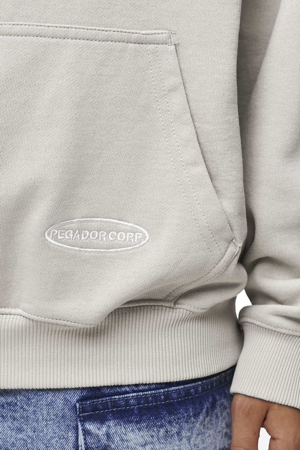 Pegador Sora Oversized Hoodie Washed Moon Grey Detailshot aus der Most Alive Kollektion für DaHerren