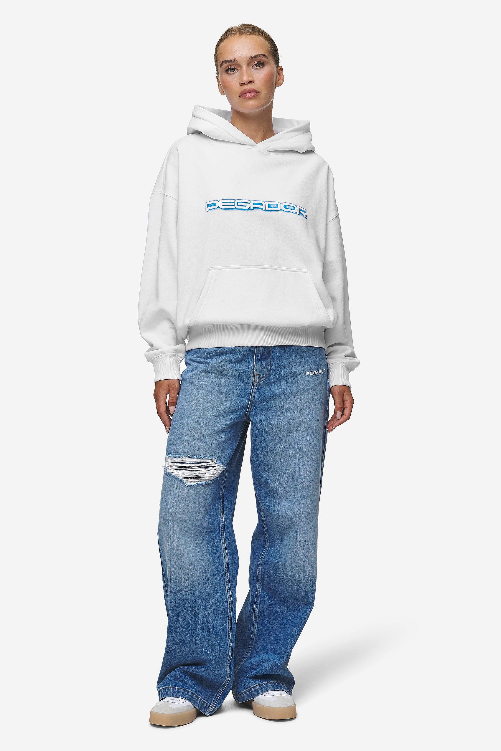 Pegador Mila Oversized Hoodie White Ganzkörper Bild aus der Most Alive Kollektion für DaHerren