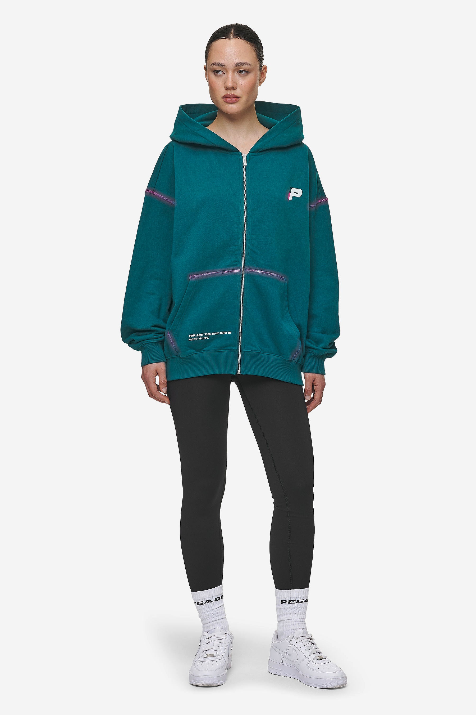 Pegador Jenna Oversized Sweat Jacket Washed Urban Turquoise Ganzkörper Bild aus der Most Alive Kollektion für DaHerren