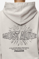 Pegador Nisa Oversized Hoodie Washed Moon Grey Detailshot aus der Most Alive Kollektion für DaHerren