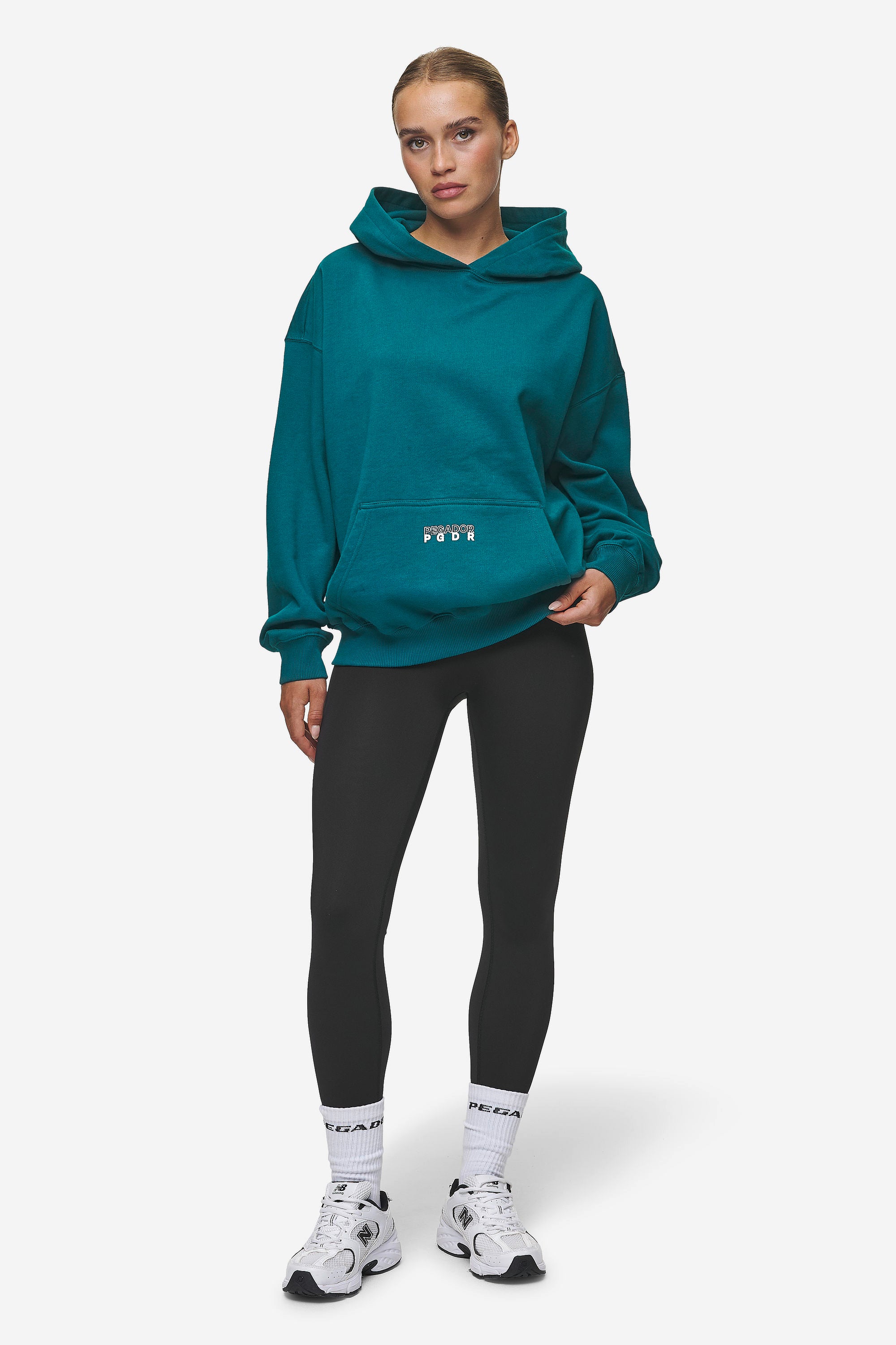 Pegador Nisa Oversized Hoodie Washed Urban Turquoise Ganzkörper Bild aus der Most Alive Kollektion für DaHerren