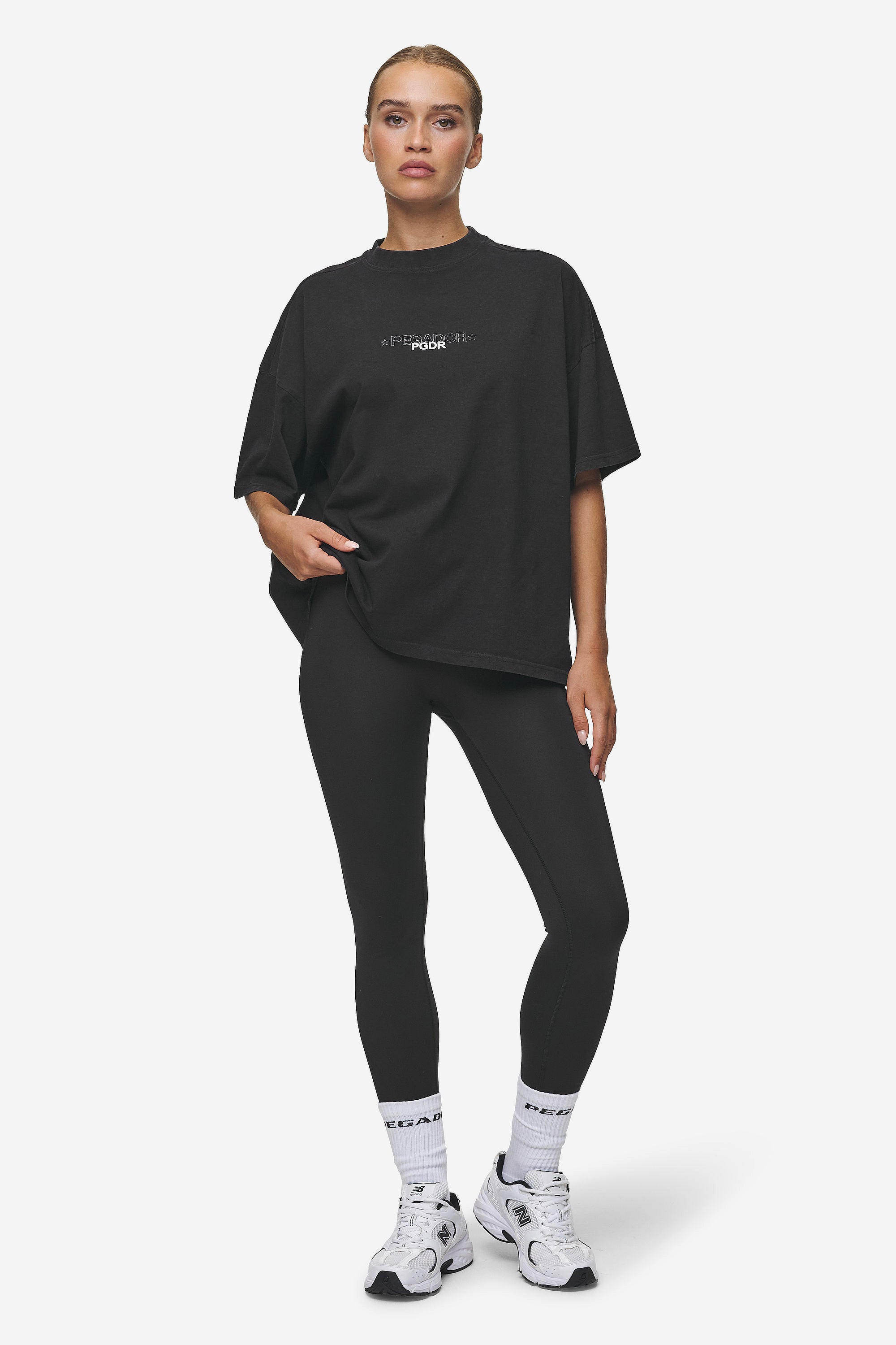 Pegador Sonia Heavy Oversized Tee Washed Black Ganzkörper Bild aus der Most Alive Kollektion für DaHerren