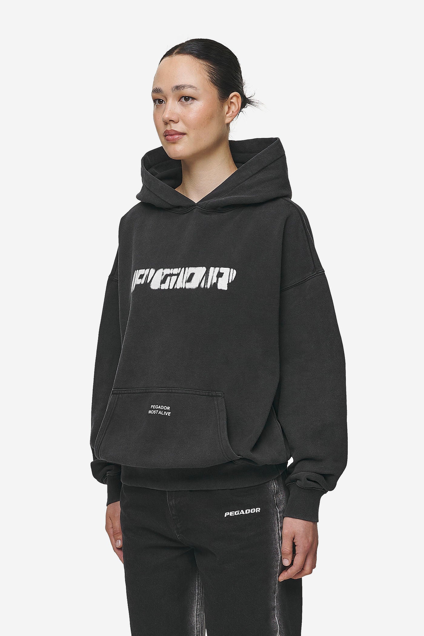 Pegador Suta Oversized Hoodie Vintage Black Gegenansicht aus der Most Alive Kollektion für DaHerren