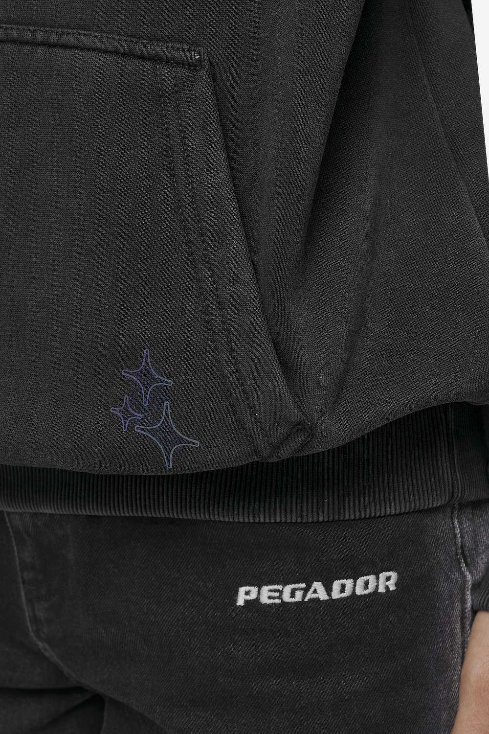 Pegador Thea Oversized Hoodie Vintage Black Gegenansicht aus der Most Alive Kollektion für DaHerren