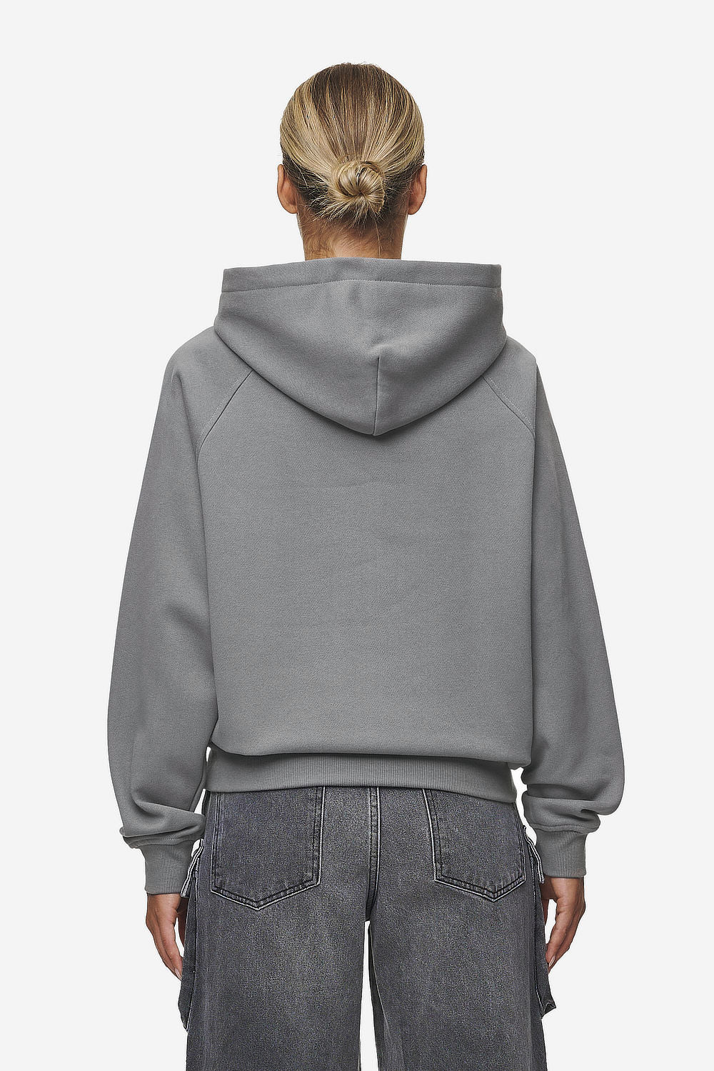 Pegador Klaria Oversized Hoodie Washed Deep Grey Detailshot aus der Most Alive Kollektion für DaHerren