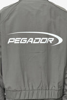 Pegador Jella Trackjacket Deep Grey Detailshot aus der Most Alive Kollektion für DaHerren