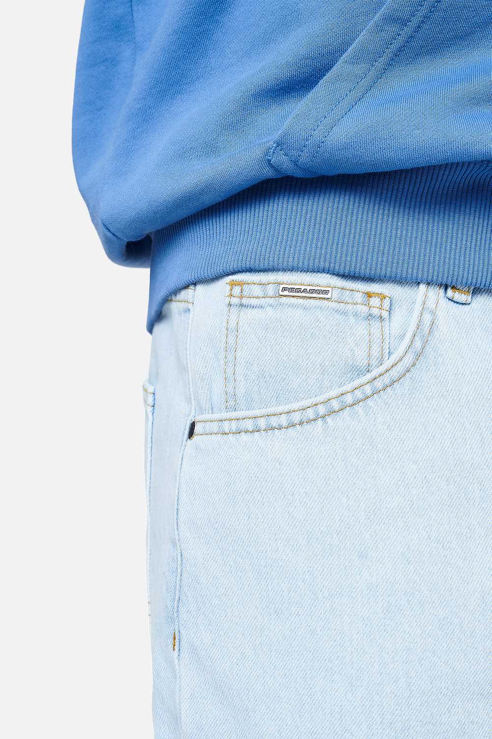 Pegador Daule Baggy Workwear Jeans Washed Cold Blue Detailshot aus der PEGADOR® Jeans Kollektion für Herren