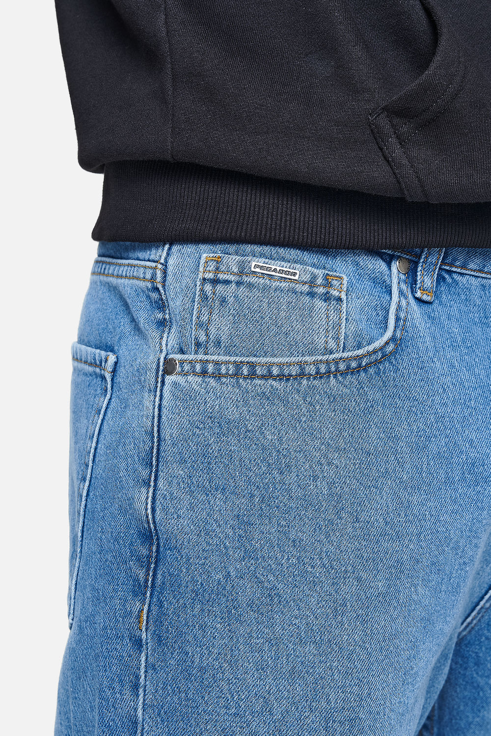 Pegador Baures Straight Jeans Washed Blue Detailshot aus der PEGADOR® Jeans Kollektion für Herren