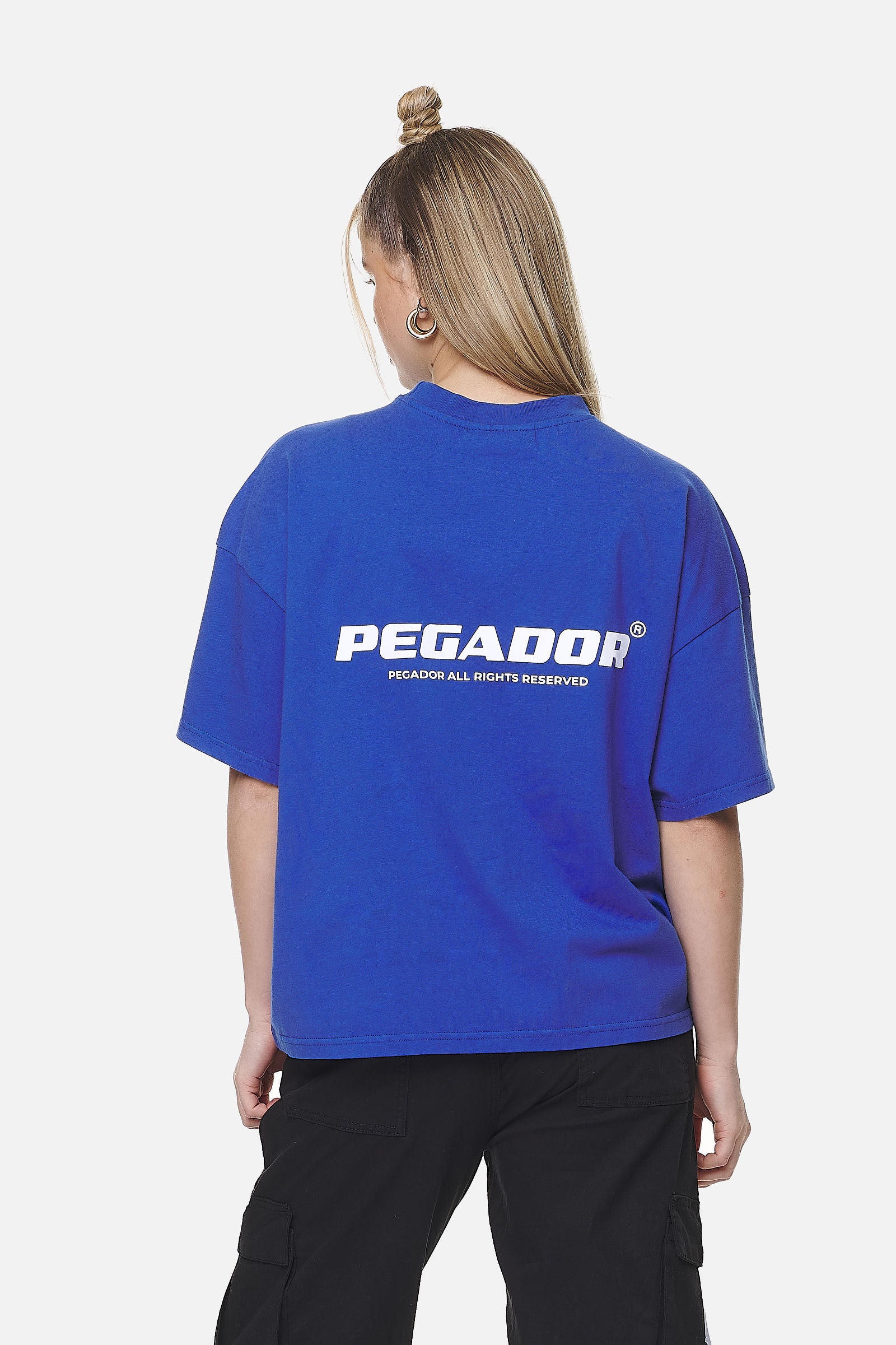 Pegador Arendal Logo Heavy Oversized Tee Washed True Blue White Detailshot aus der Never Too Late Kollektion für DaHerren