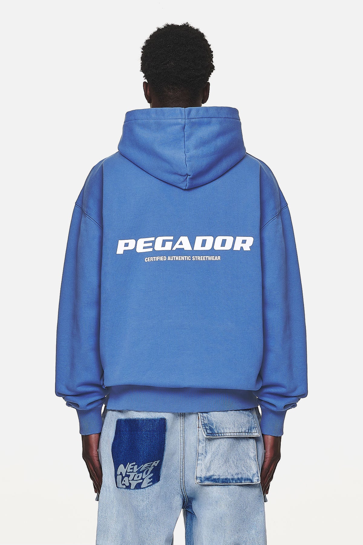 Pegador Colne Logo Oversized Hoodie Washed Retro Blue Hauptansicht aus der Never Too Late Kollektion für Herren