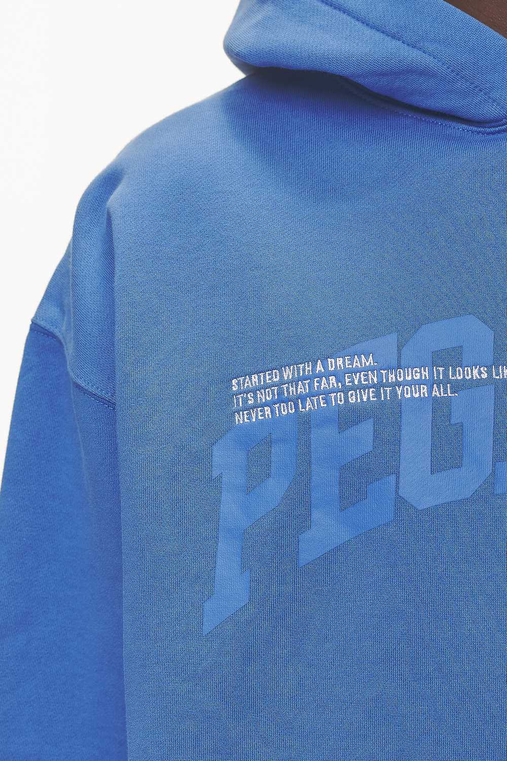 Pegador Gilford Oversized Hoodie Washed Retro Blue Detailshot aus der Never Too Late Kollektion für Herren