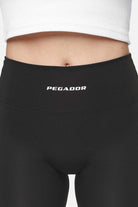 Pegador Jerona Biker Shorts Black Detailshot aus der Never Too Late Kollektion für DaHerren