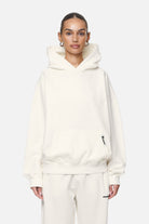 Pegador Mina Oversized Hoodie Washed Coconut Milk Seitenansicht aus der Never Too Late Kollektion für DaHerren