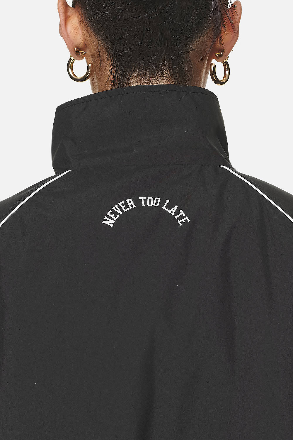 Pegador Bulman Tracksuit Jacket Black Detailshot aus der Never Too Late Kollektion für DaHerren