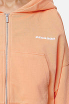 Pegador Marla Cropped Zip Hoodie Washed Apricot White Gum Detailshot aus der Never Too Late Kollektion für DaHerren