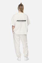 Pegador Arendal Logo Heavy Oversized Tee Washed Coconut Milk Black Detailshot aus der Never Too Late Kollektion für DaHerren