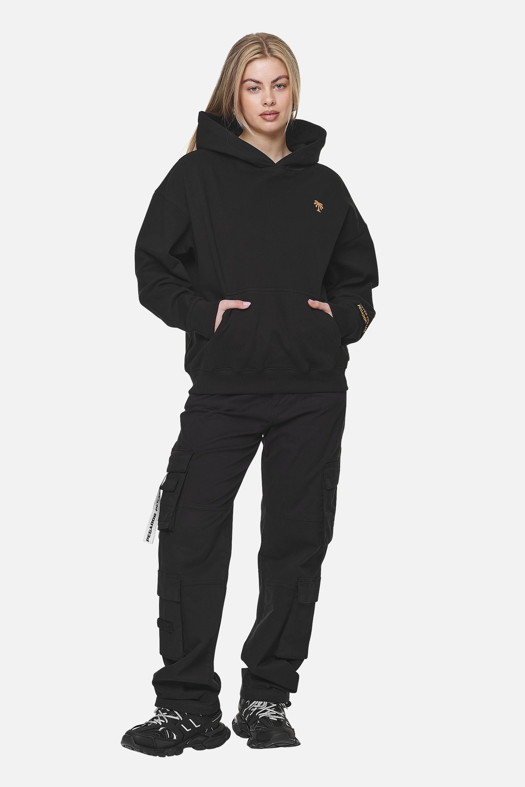 Pegador Palmyra Oversized Hoodie Black Ganzkörper Bild aus der Never Too Late Kollektion für DaHerren