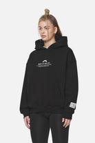 Pegador Idalia Oversized Hoodie Black Gegenansicht aus der Never Too Late Kollektion für DaHerren