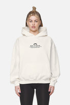 Pegador Idalia Oversized Hoodie Washed Coconut Milk Seitenansicht aus der Never Too Late Kollektion für DaHerren