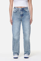 Pegador Allora Wide Jeans Bright Denim Blue Seitenansicht aus der Never Too Late Kollektion für DaHerren