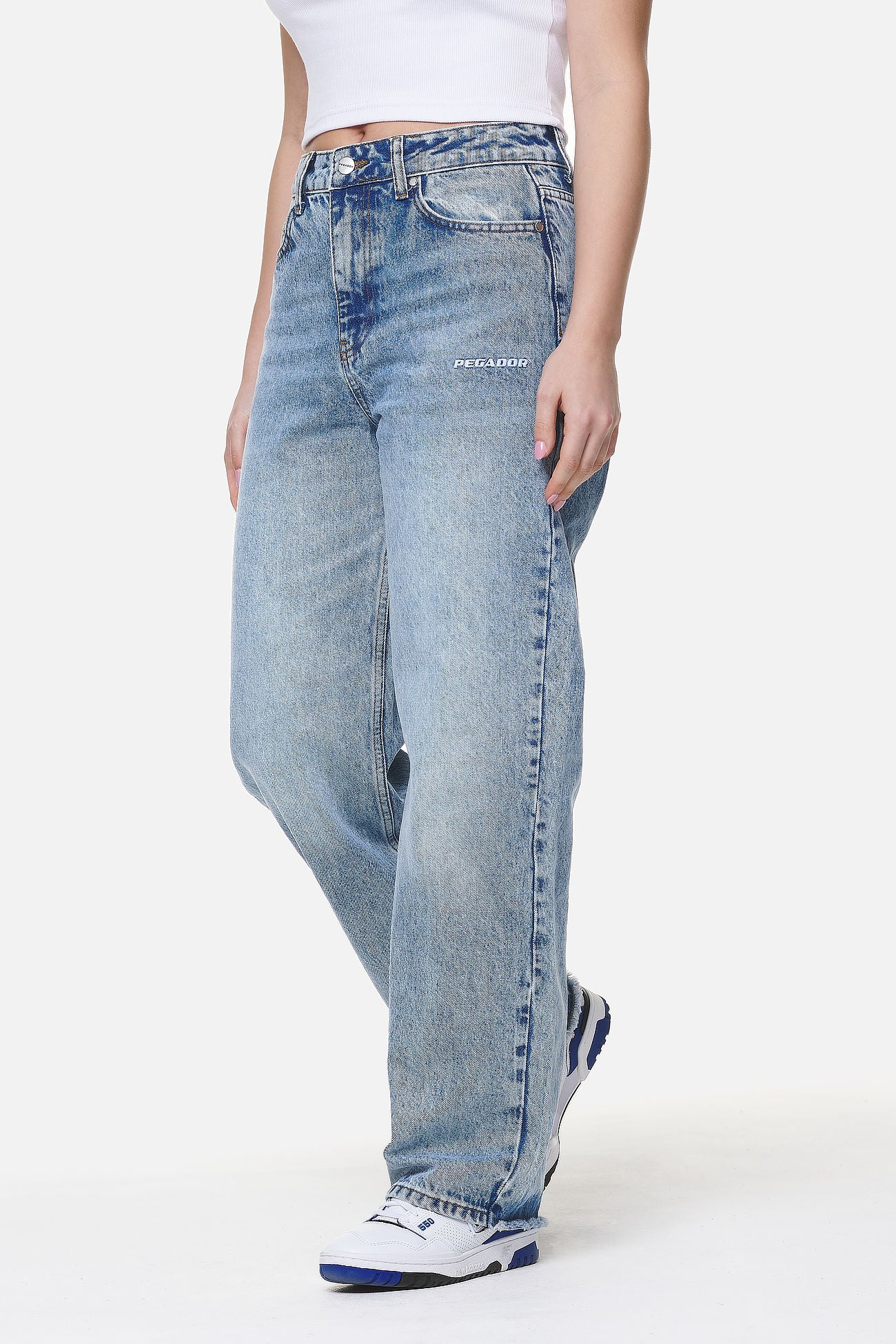 Pegador Allora Wide Jeans Bright Denim Blue Hauptansicht aus der Never Too Late Kollektion für DaHerren