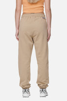 Pegador Julago High Waisted Sweat Pants Washed Safari Sand Gegenansicht aus der Never Too Late Kollektion für DaHerren