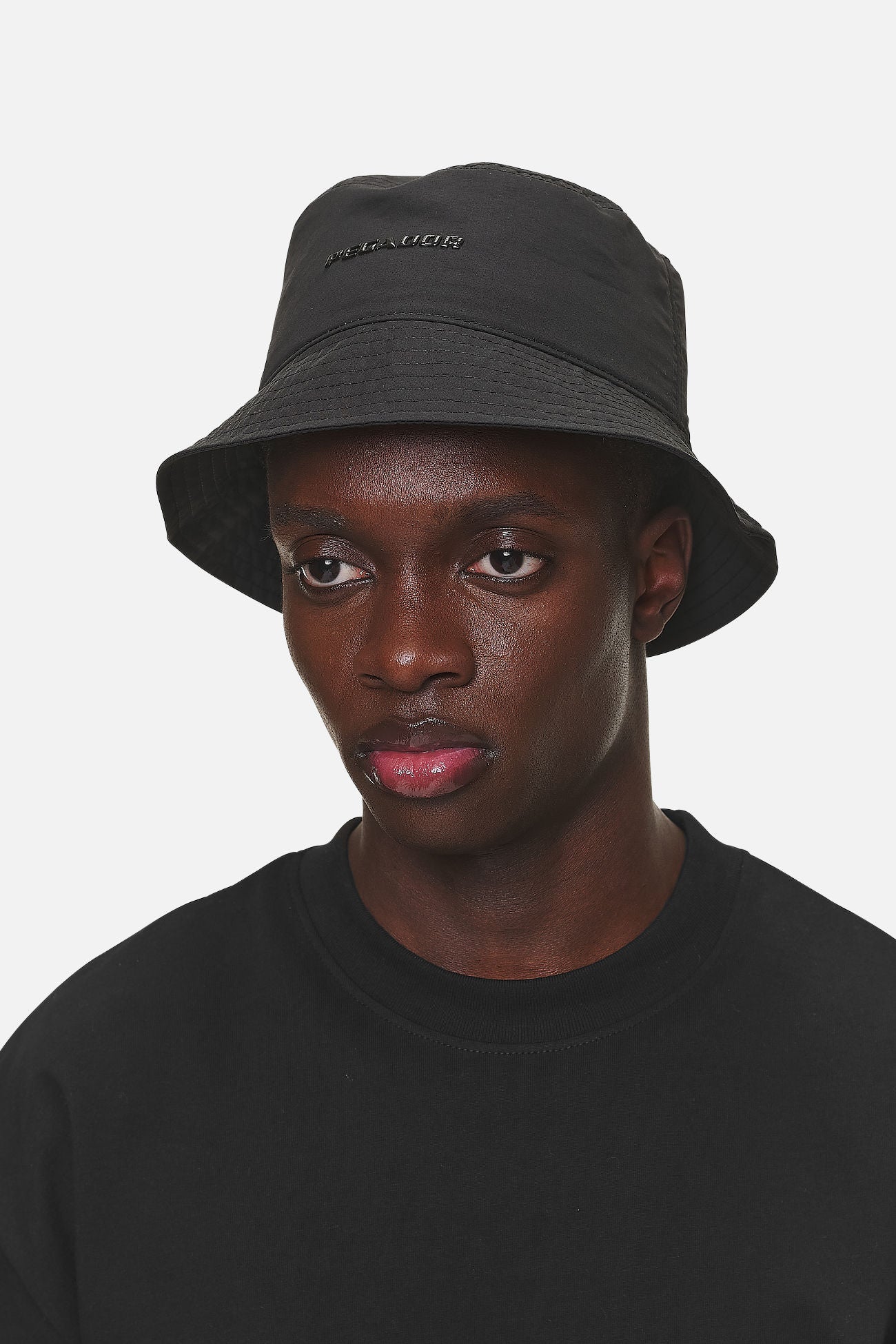 Pegador Logo Nylon Bucket Hat Black Gegenansicht aus der Never Too Late Kollektion für Herren