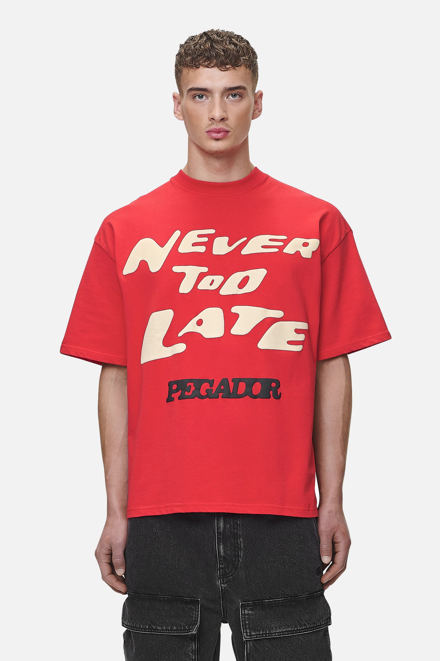 Pegador Corey Boxy Tee Washed Red Hauptansicht aus der Never Too Late Kollektion für Herren