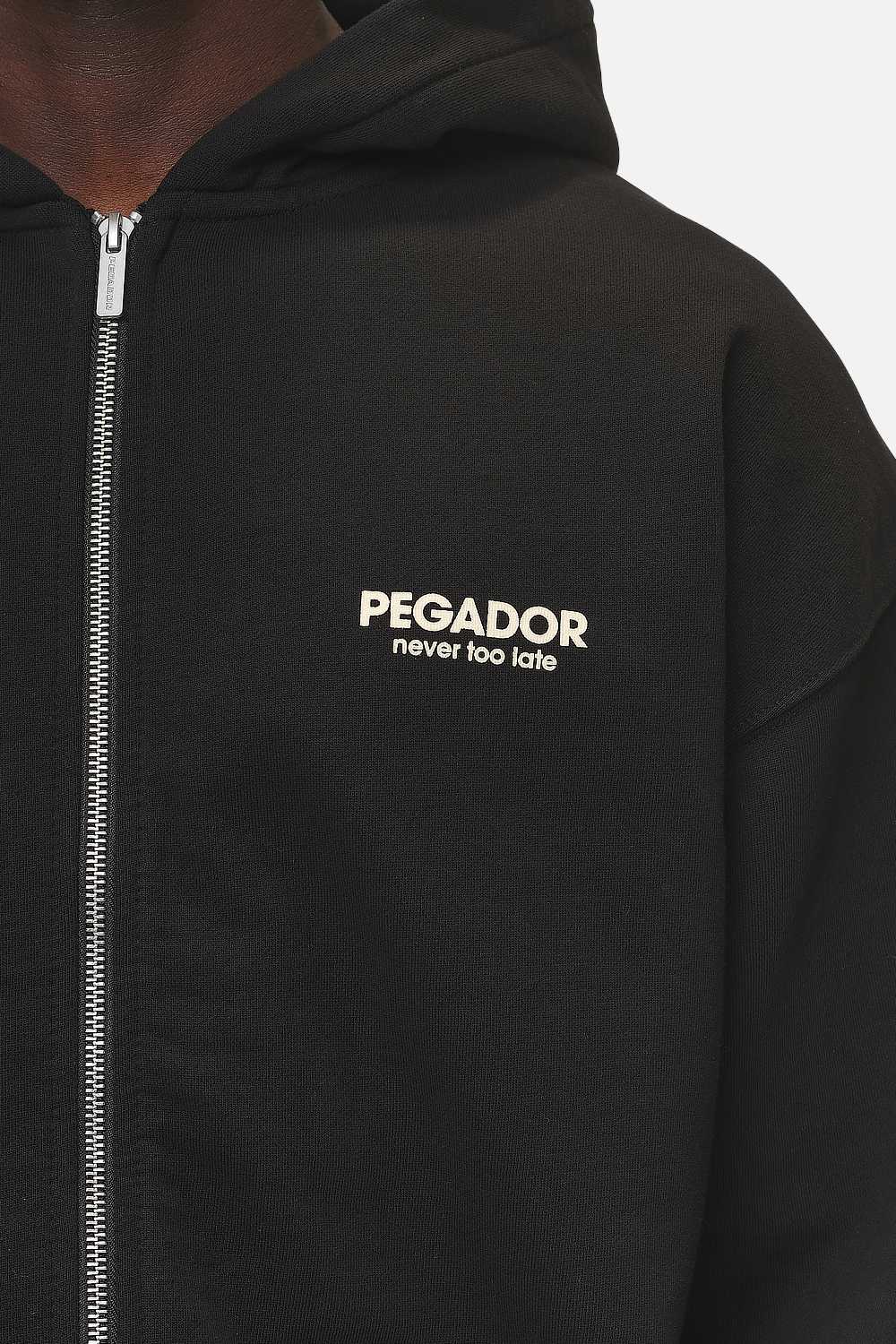 Pegador Alchar Oversized Sweat Jacket  Washed Black Detailshot aus der Never Too Late Kollektion für Herren