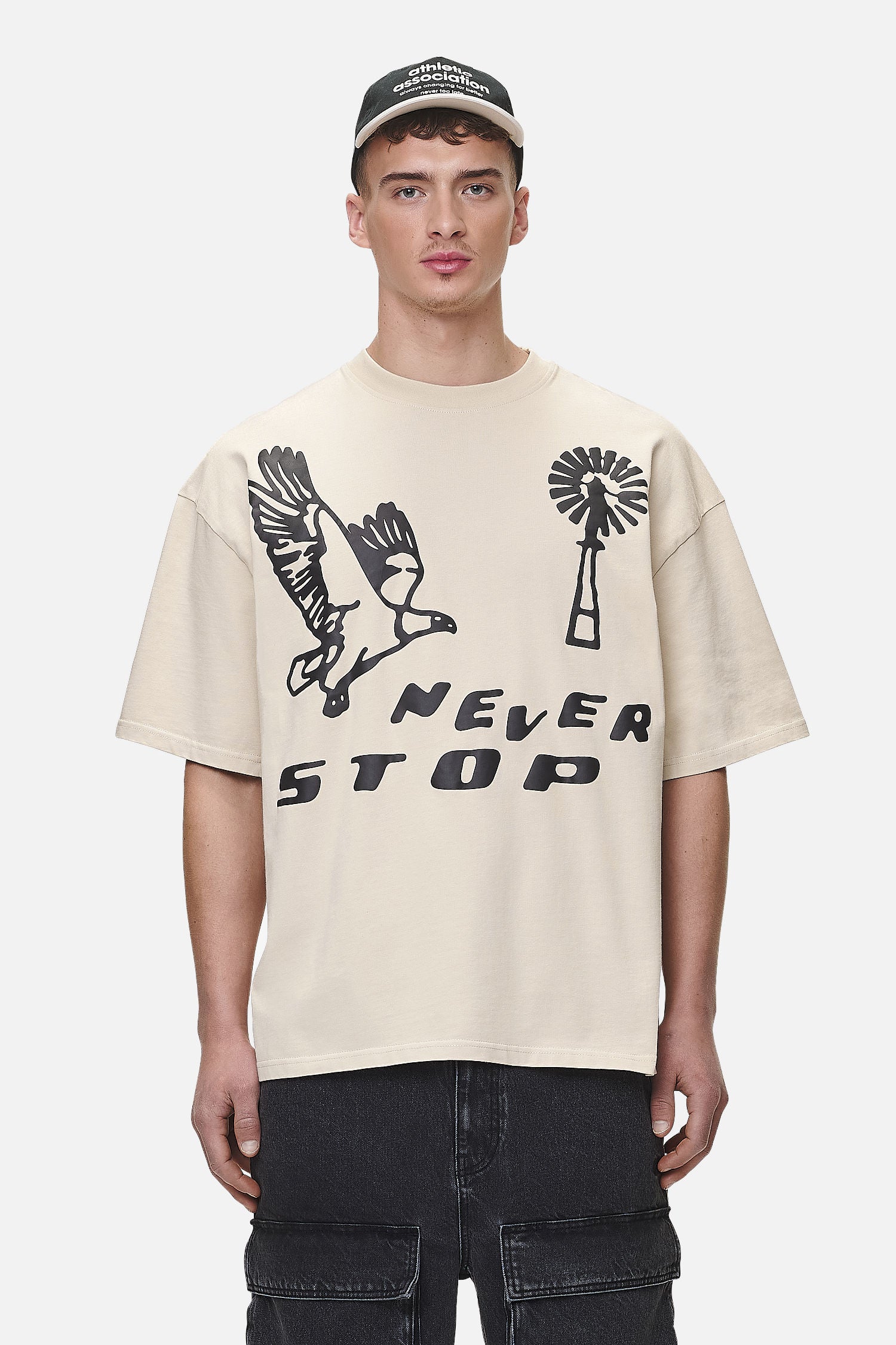 Pegador Clayson Boxy Tee Washed Desert Sand Hauptansicht aus der Never Too Late Kollektion für Herren