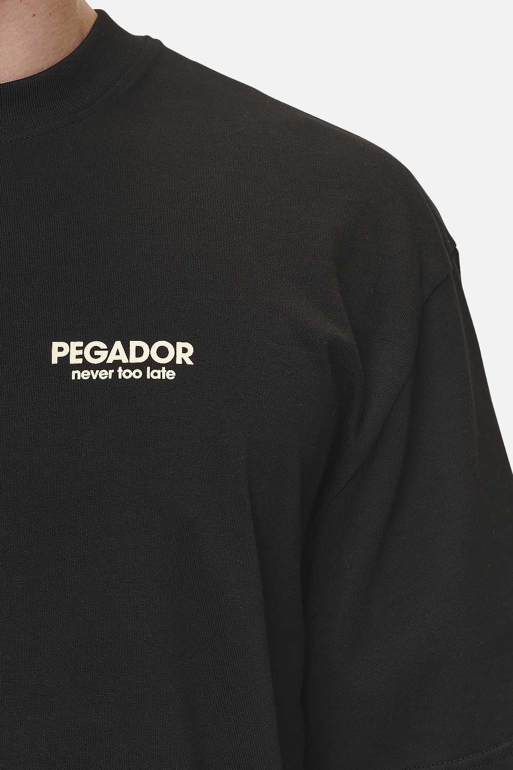 Pegador Alchar Oversized Tee Washed Black Detailshot aus der Never Too Late Kollektion für Herren