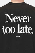 Pegador Bass Oversized Tee Washed Black Detailshot aus der Never Too Late Kollektion für Herren