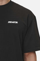 Pegador Bass Oversized Tee Washed Black Detailshot aus der Never Too Late Kollektion für Herren