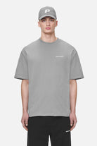 Pegador Logo Oversized Tee Washed Cool Grey White Gum Hauptansicht aus der Never Too Late Kollektion für Herren