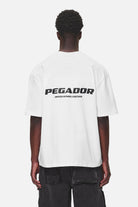 Pegador Colne Logo Oversized Tee White Hauptansicht aus der Never Too Late Kollektion für Herren