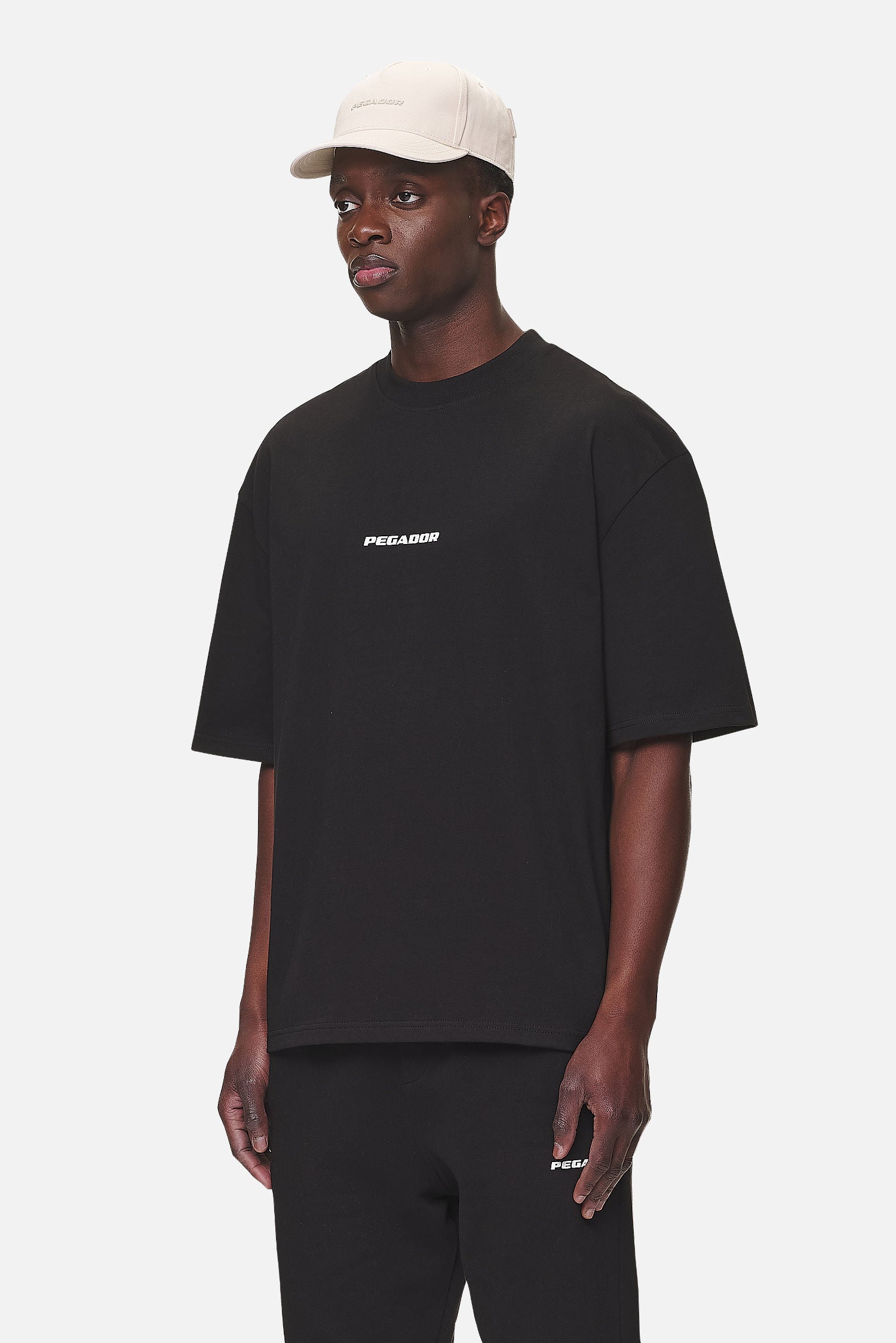 Pegador Colne Logo Oversized Tee Washed Black Gegenansicht aus der Never Too Late Kollektion für Herren