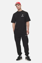 Pegador Baldock Oversized Tee Washed Black Ganzkörper Bild aus der Never Too Late Kollektion für Herren