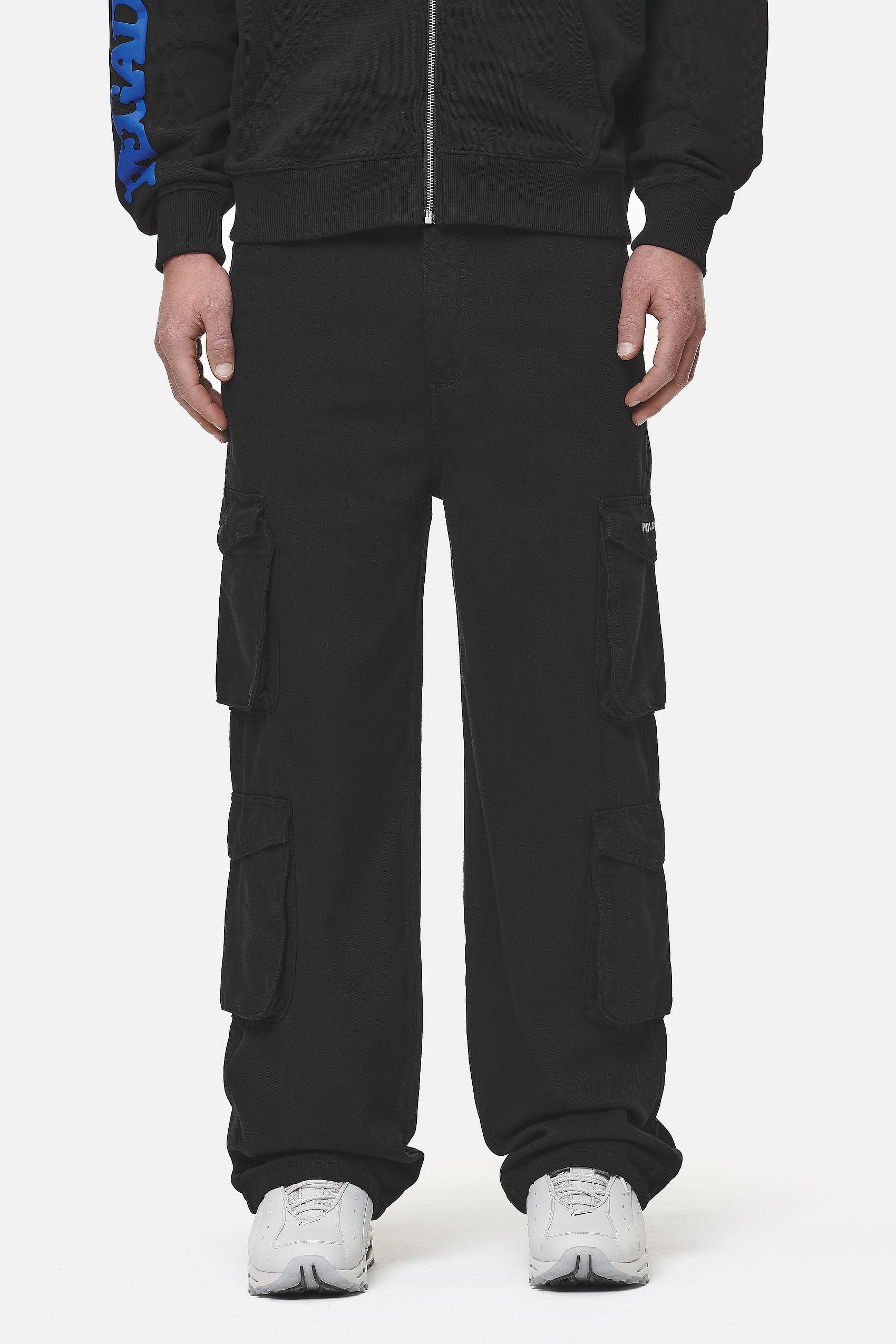 Pegador Garlan Wide Cargo Pants Black Seitenansicht aus der Never Too Late Kollektion für Herren