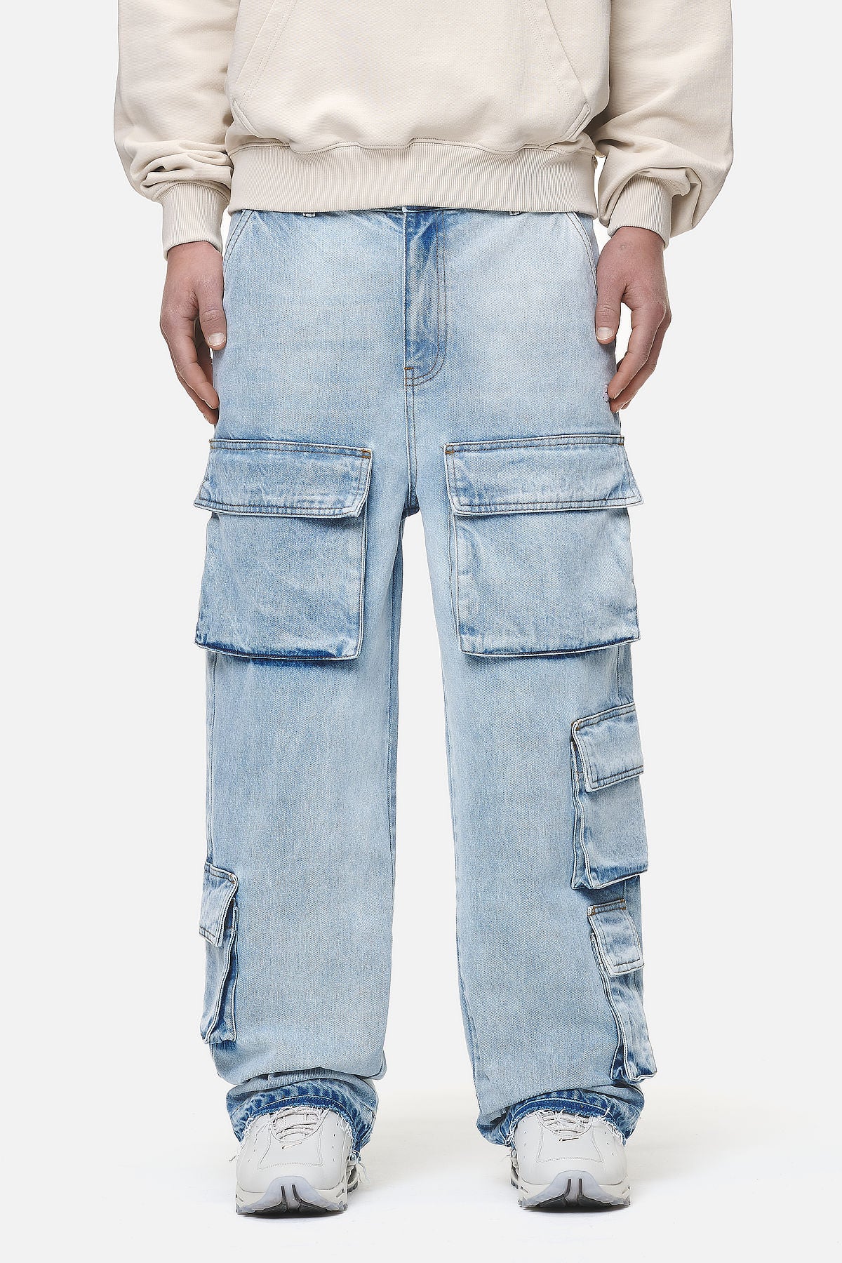 Pegador Lark Loose Cargo Jeans Washed Bright Blue Hauptansicht aus der Never Too Late Kollektion für Herren