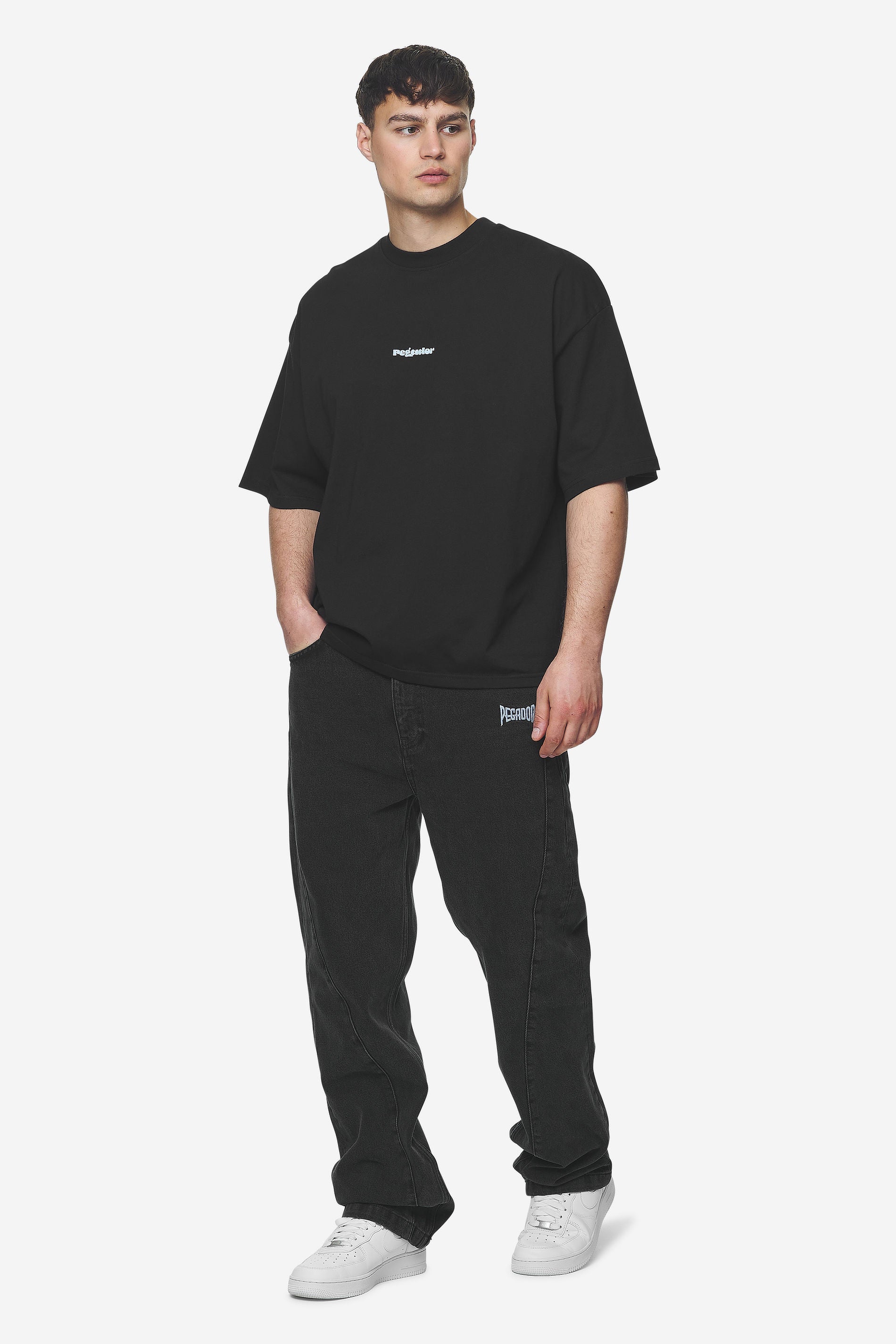 Pegador Valmar Baggy Jeans Washed Black Ganzkörper Bild aus der Next Wave Kollektion für Herren