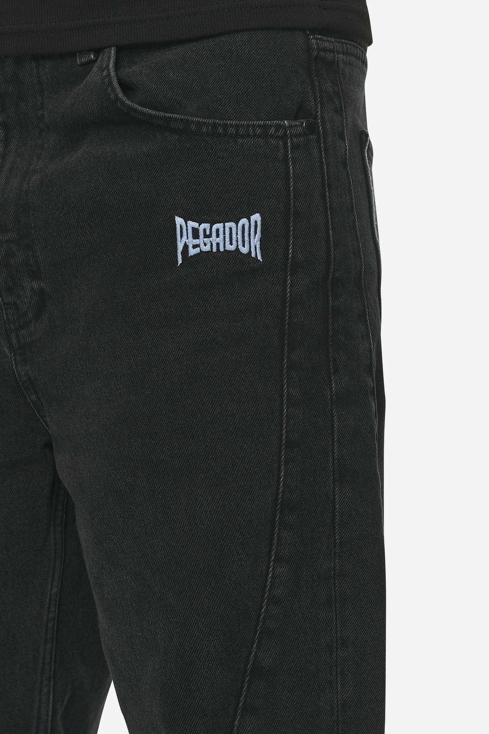 Pegador Valmar Baggy Jeans Washed Black Detailshot aus der Next Wave Kollektion für Herren