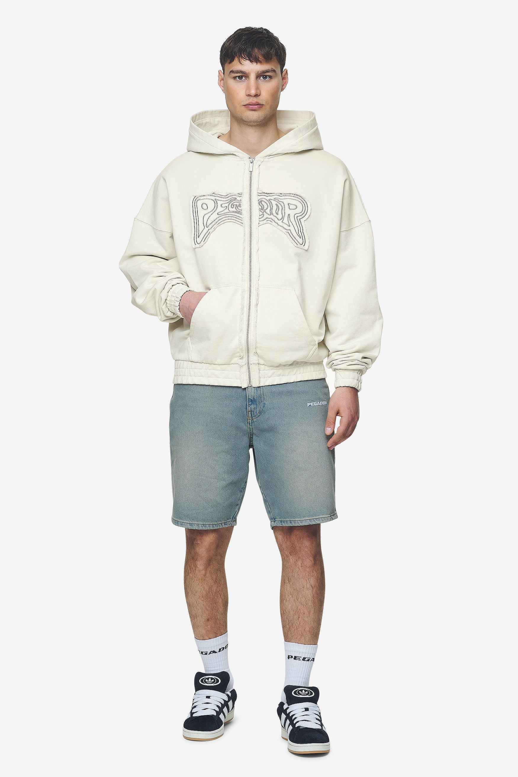 Pegador Avon Boxy Sweat Jacket Washed Salty Cream Ganzkörper Bild aus der Next Wave Kollektion für Herren