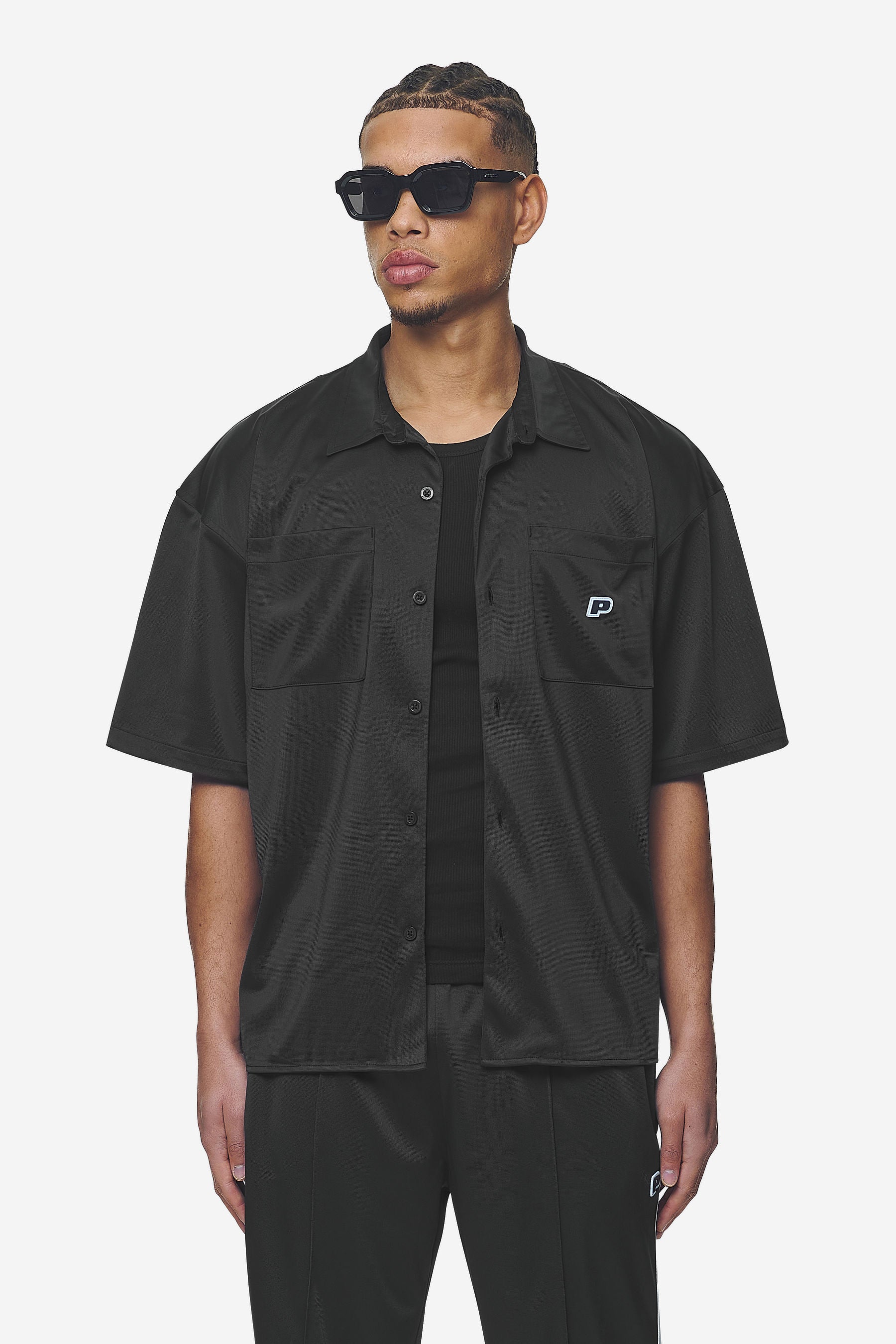 Pegador Zeno Boxy Shirt Black Baby Blue Seitenansicht aus der Next Wave Kollektion für Herren