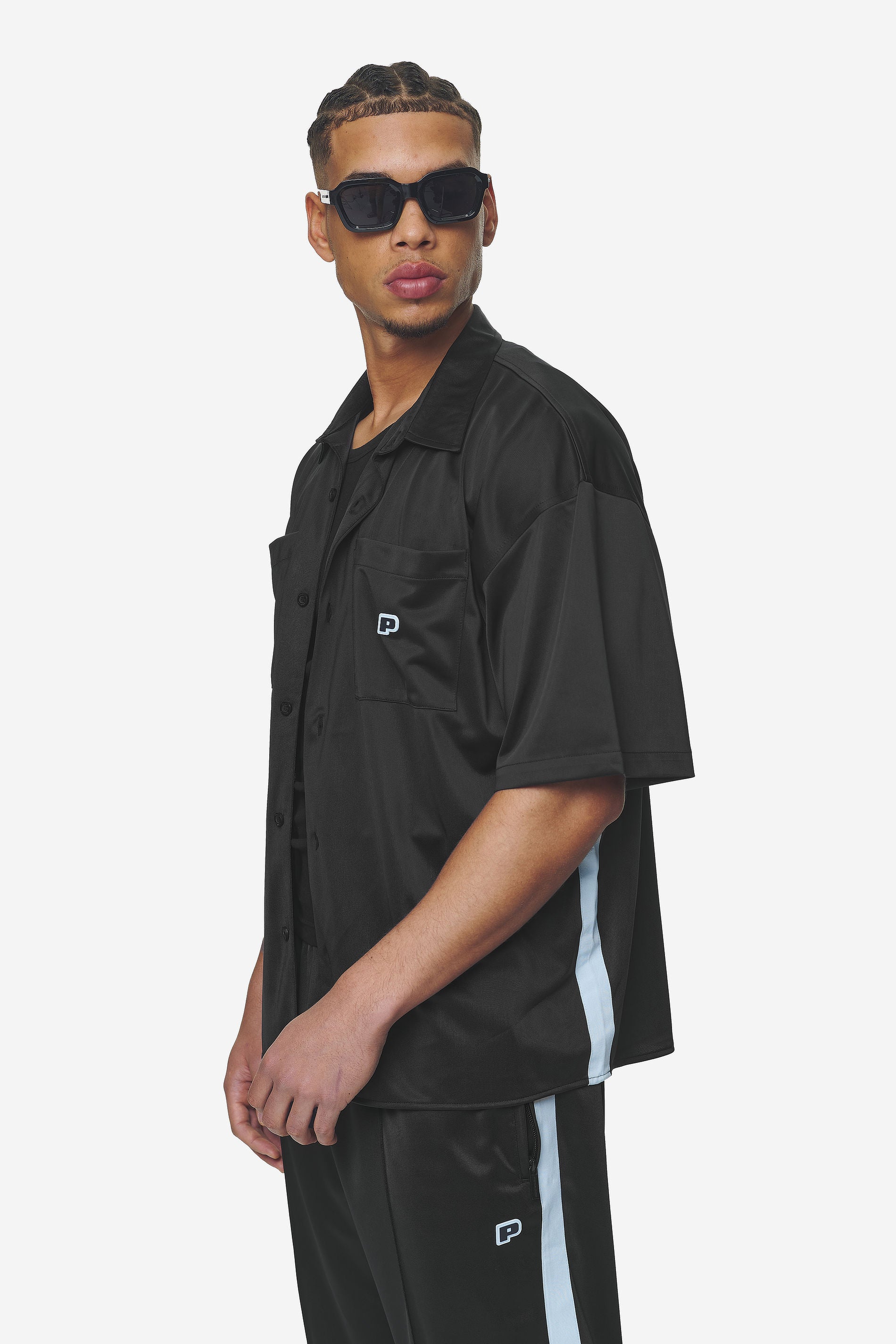 Pegador Zeno Boxy Shirt Black Baby Blue Hauptansicht aus der Next Wave Kollektion für Herren