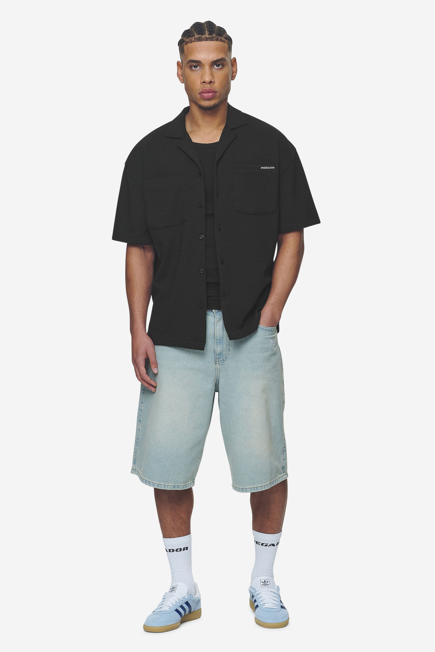 Pegador Alcoa Jorts Sand Washed Blue Ganzkörper Bild aus der Next Wave Kollektion für Herren