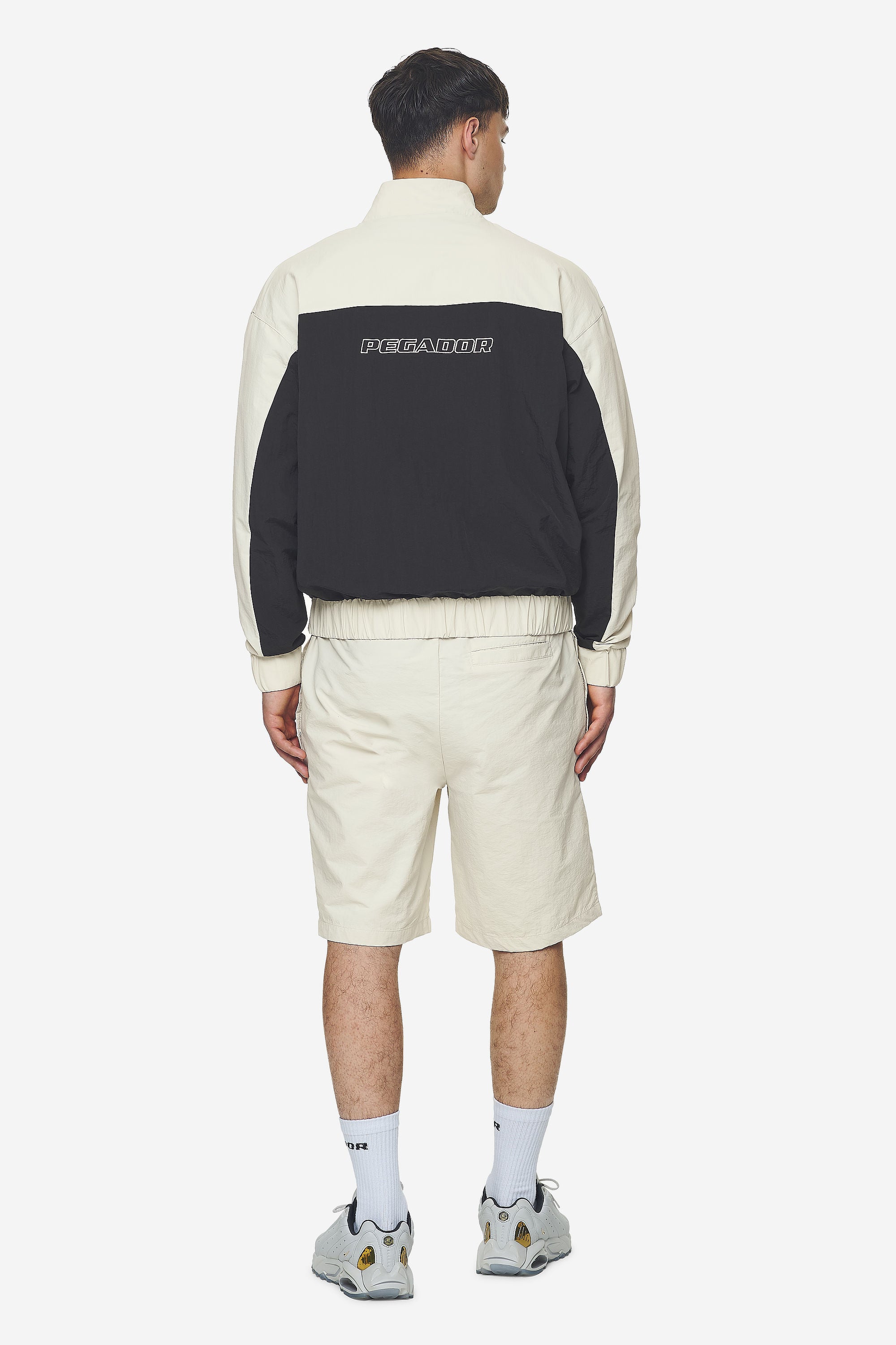 Pegador Wolsey Track Jacket Salty Cream Black Ganzkörper Bild aus der Next Wave Kollektion für Herren