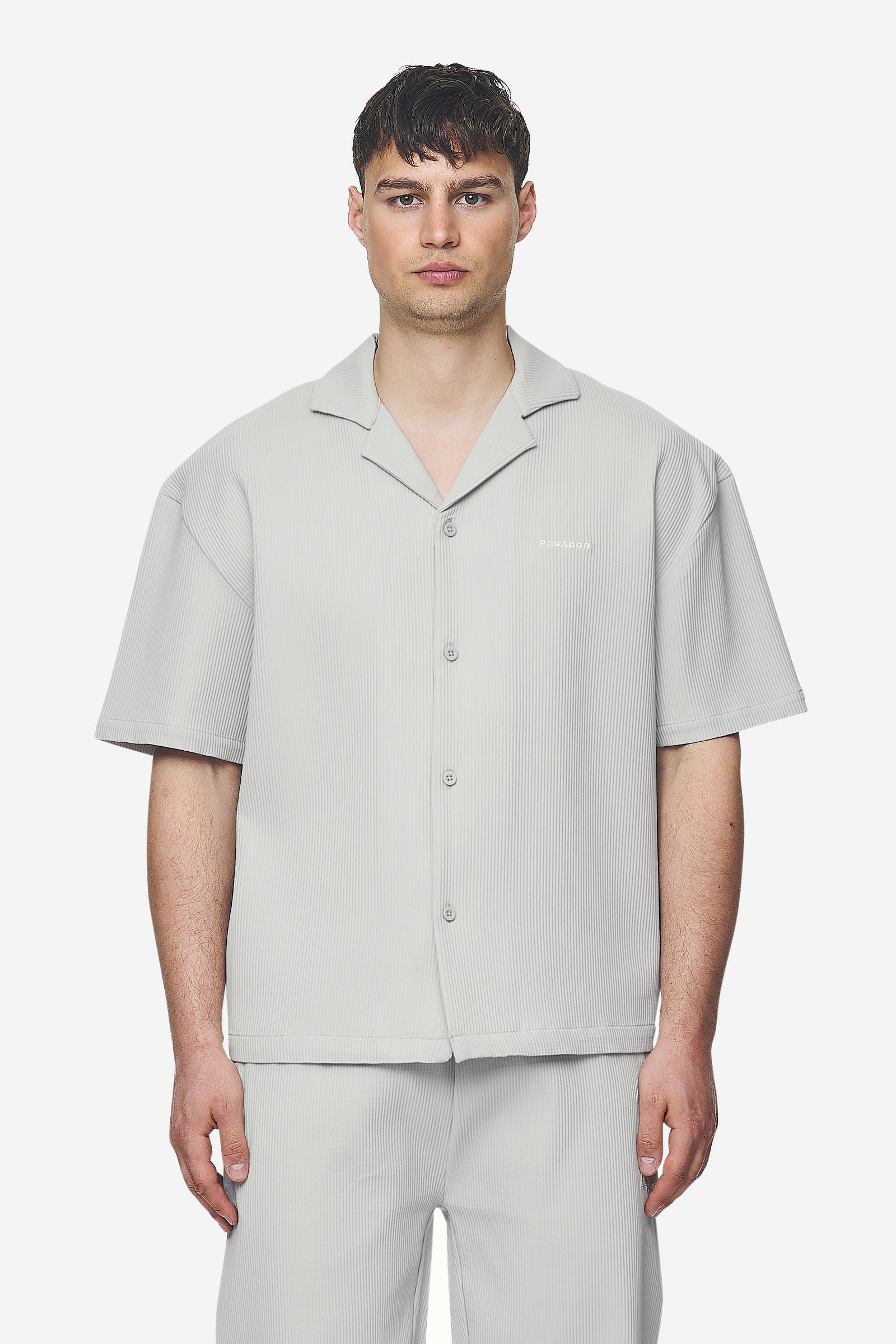 Pegador Troy Plissee Summer Shirt Pearl Grey Hauptansicht aus der Next Wave Kollektion für Herren