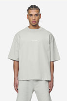 Pegador Logo Boxy Tee Washed Pearl Grey White Gum Hauptansicht aus der Next Wave Kollektion für Herren