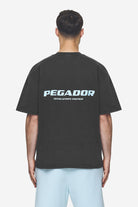 Pegador Colne Logo Oversized Tee Vintage Black Baby Blue Hauptansicht aus der Next Wave Kollektion für Herren